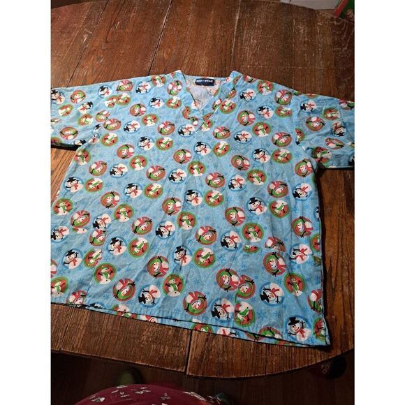 XL Med + Wear Snowman Winter Christmas Holiday Short Sleeve VNeck Scrub Top - Picture 1 of 2